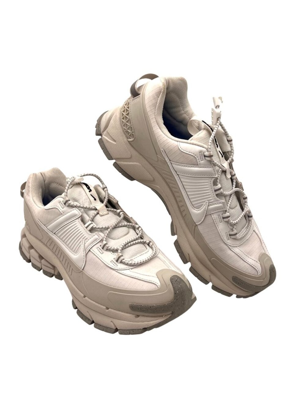Nike Athletic Sneakers in Light Beige and Off-White. Men’s 8/ Women’s 9.5